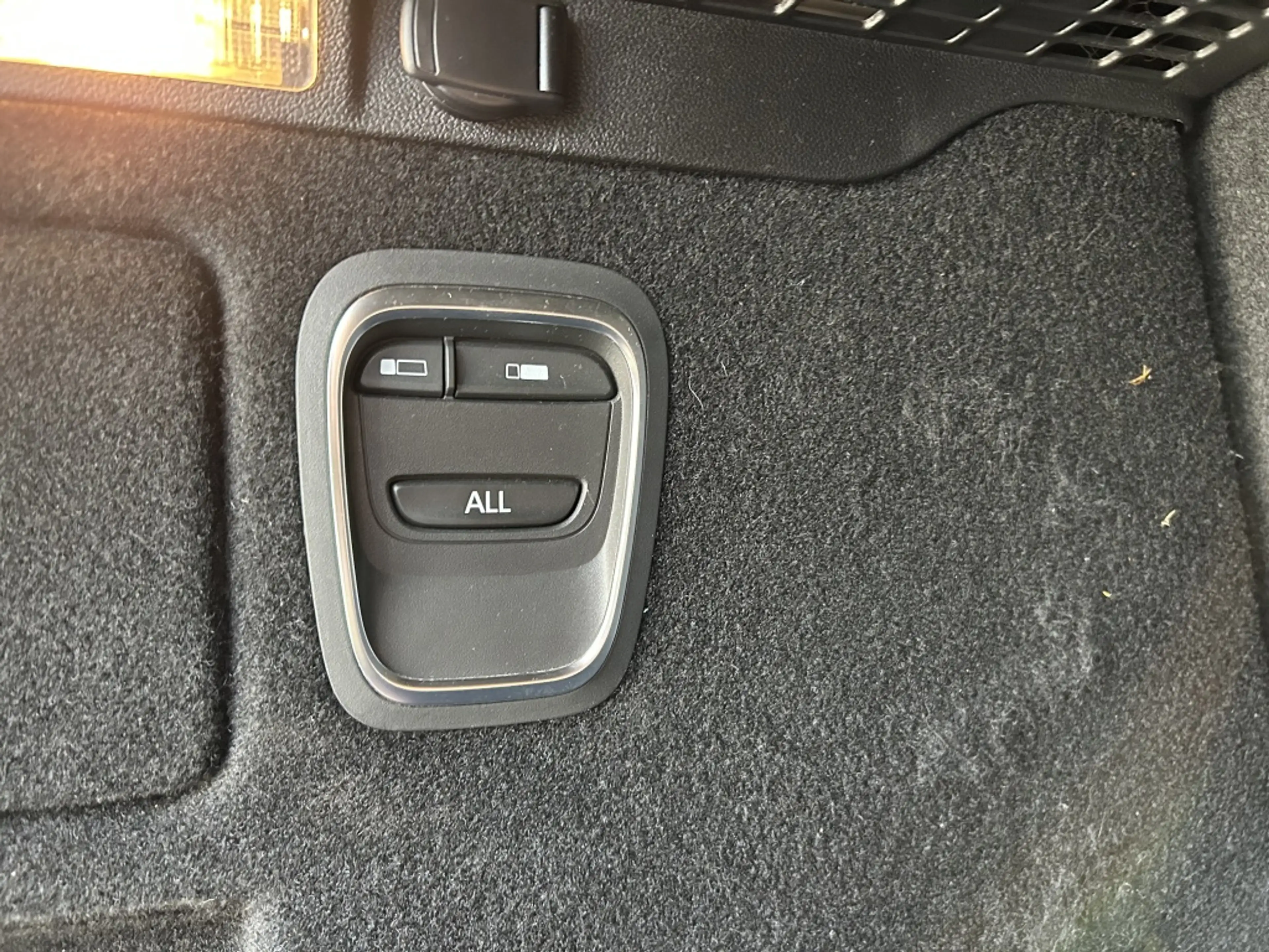 Renault Scenic 1.2 Energy TCe 130pk Bose — photo 17