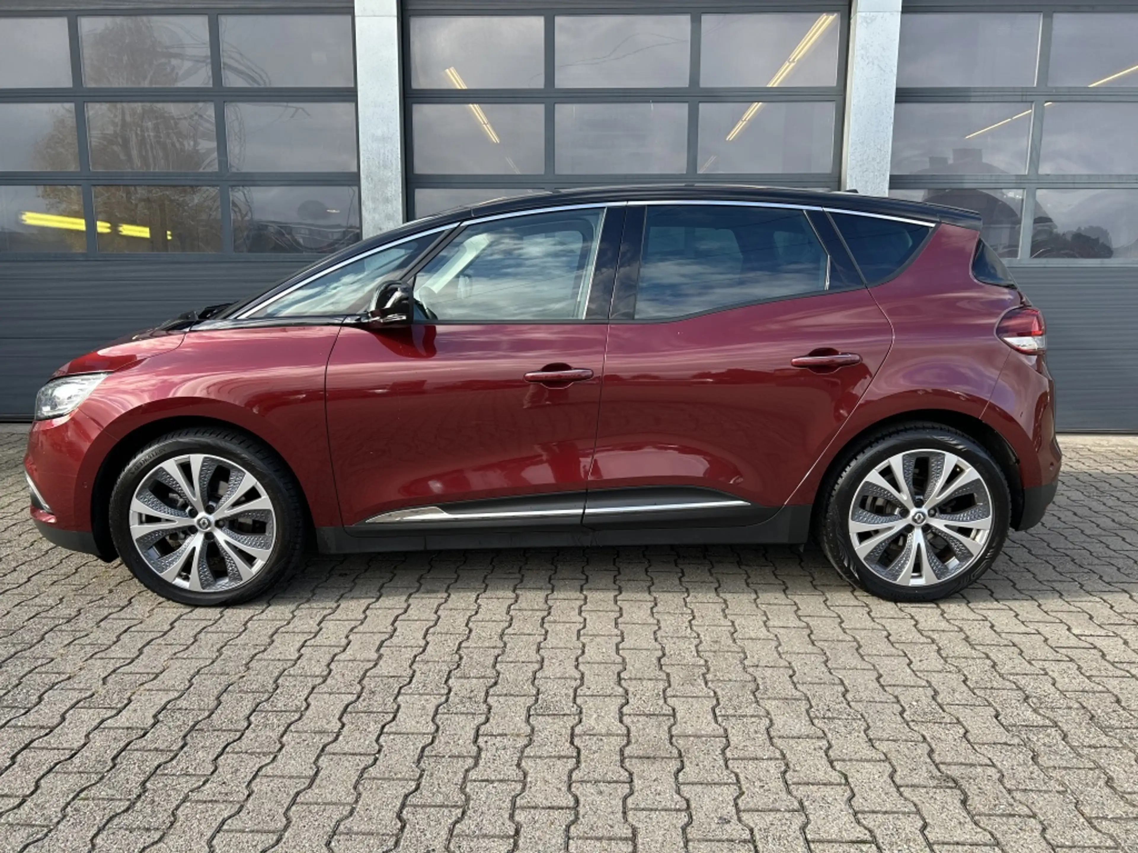 Renault Scenic 1.2 Energy TCe 130pk Bose — photo 2