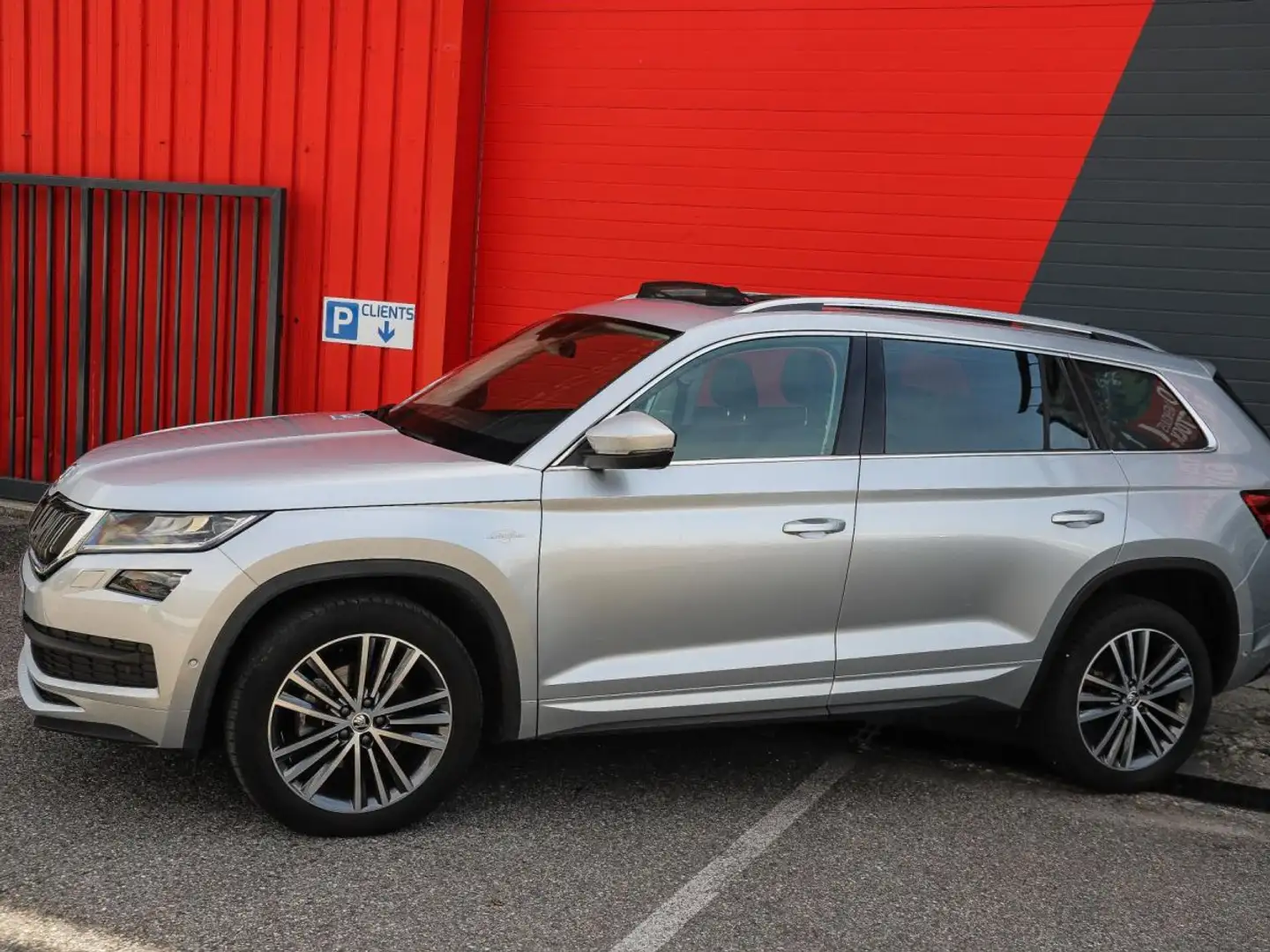 Skoda Kodiaq 2.0 TDI 150 DSG7 7pl Laurin & Klement TOIT OUVRANT Gris - 2