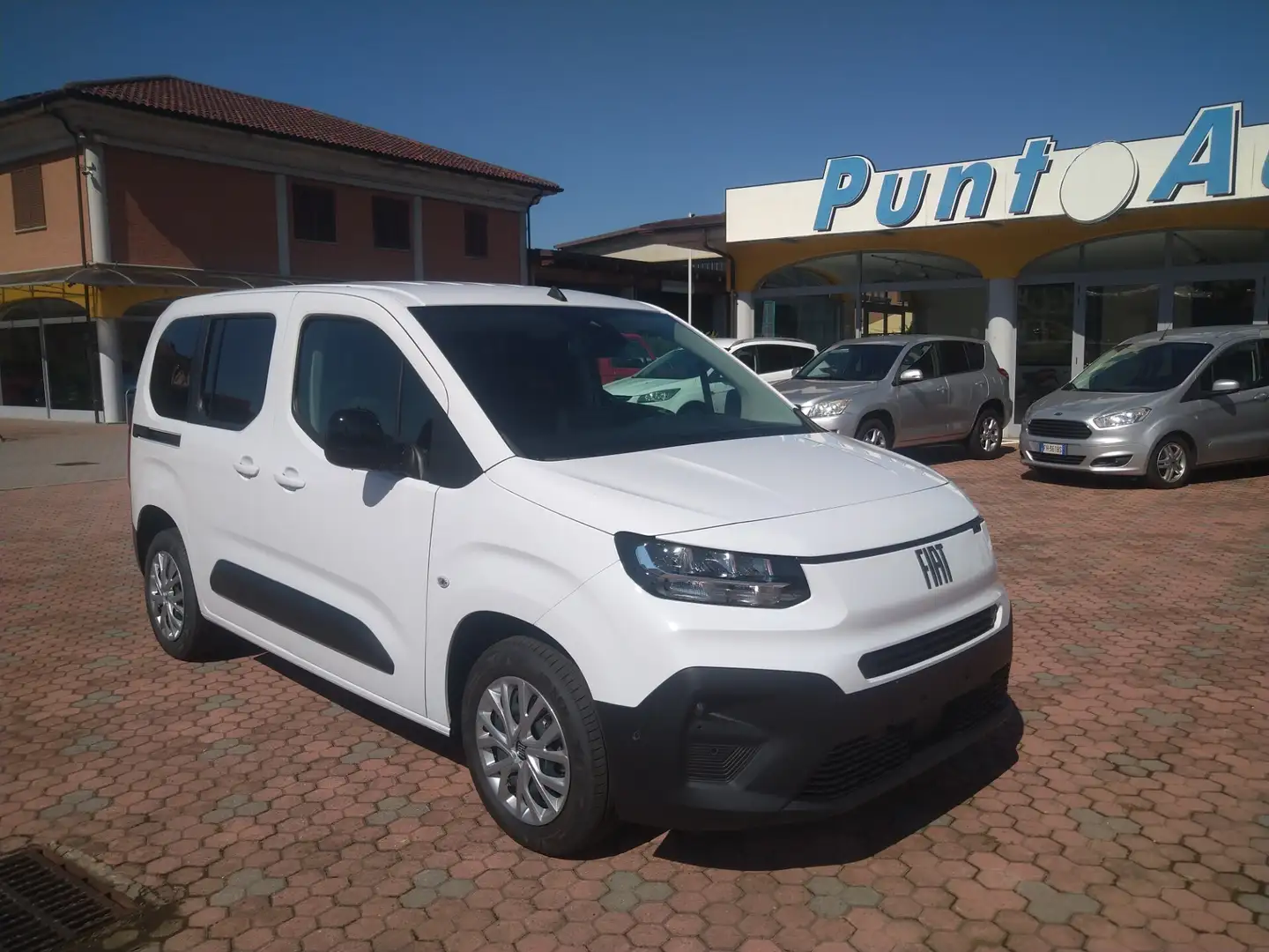 Fiat Doblo DOBLO' 4° serie COMBI 1.5 BlueHdi 100CV MT6 mod. Bianco - 2