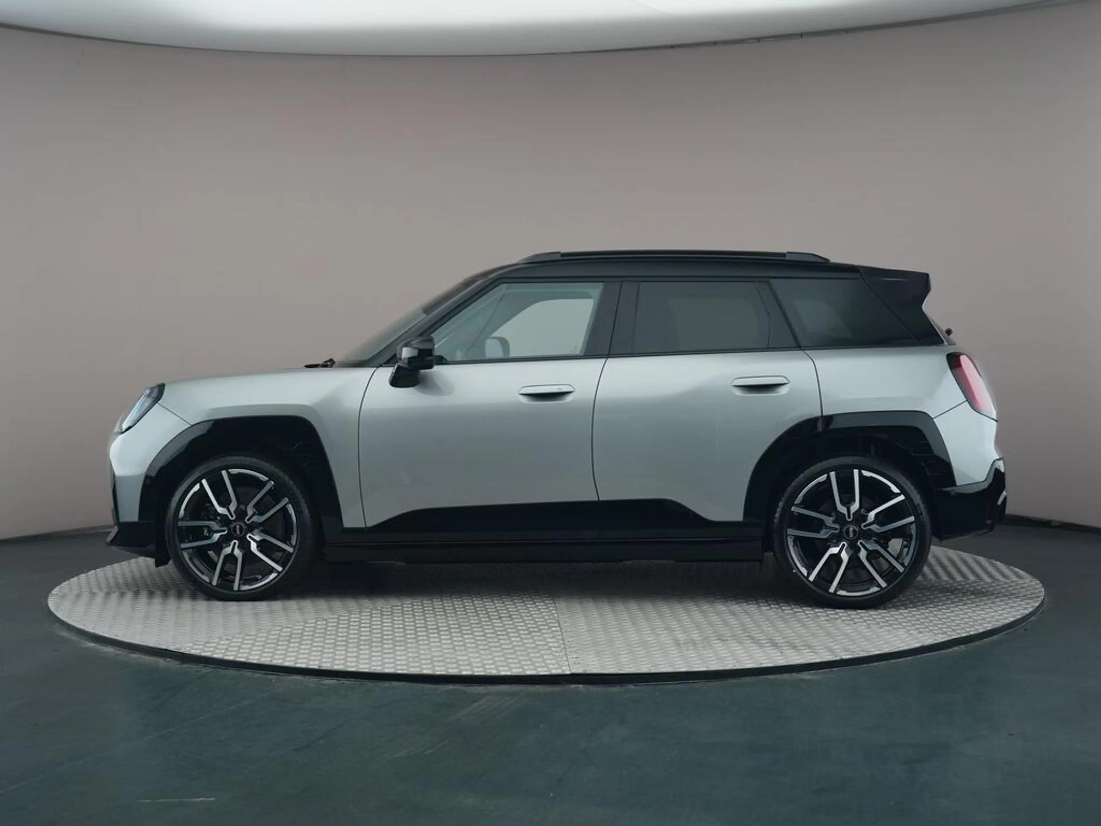 MINI Aceman E John Cooper Works M 42.5 kWh — photo 8