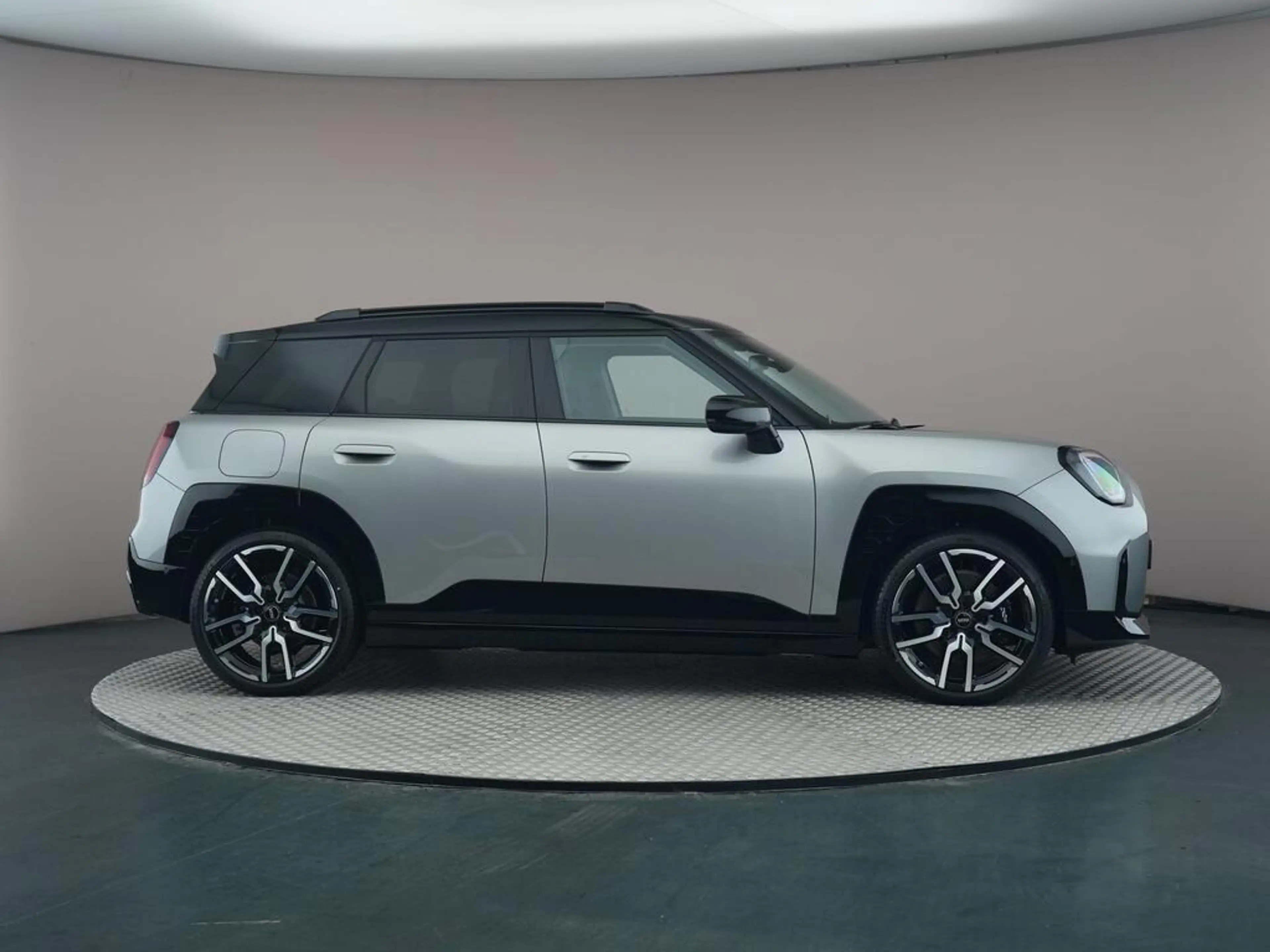MINI Aceman E John Cooper Works M 42.5 kWh — photo 7