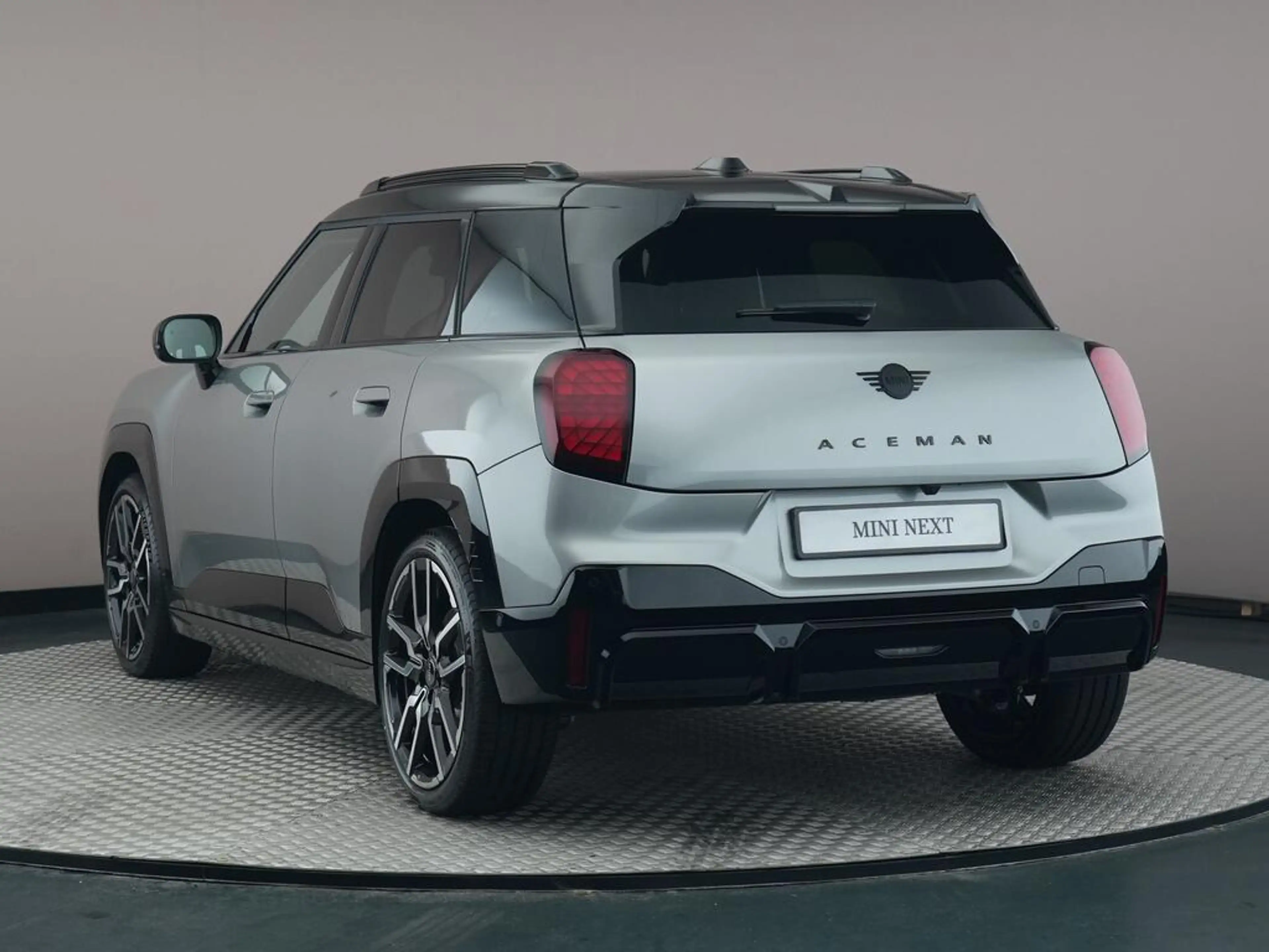MINI Aceman E John Cooper Works M 42.5 kWh — photo 11