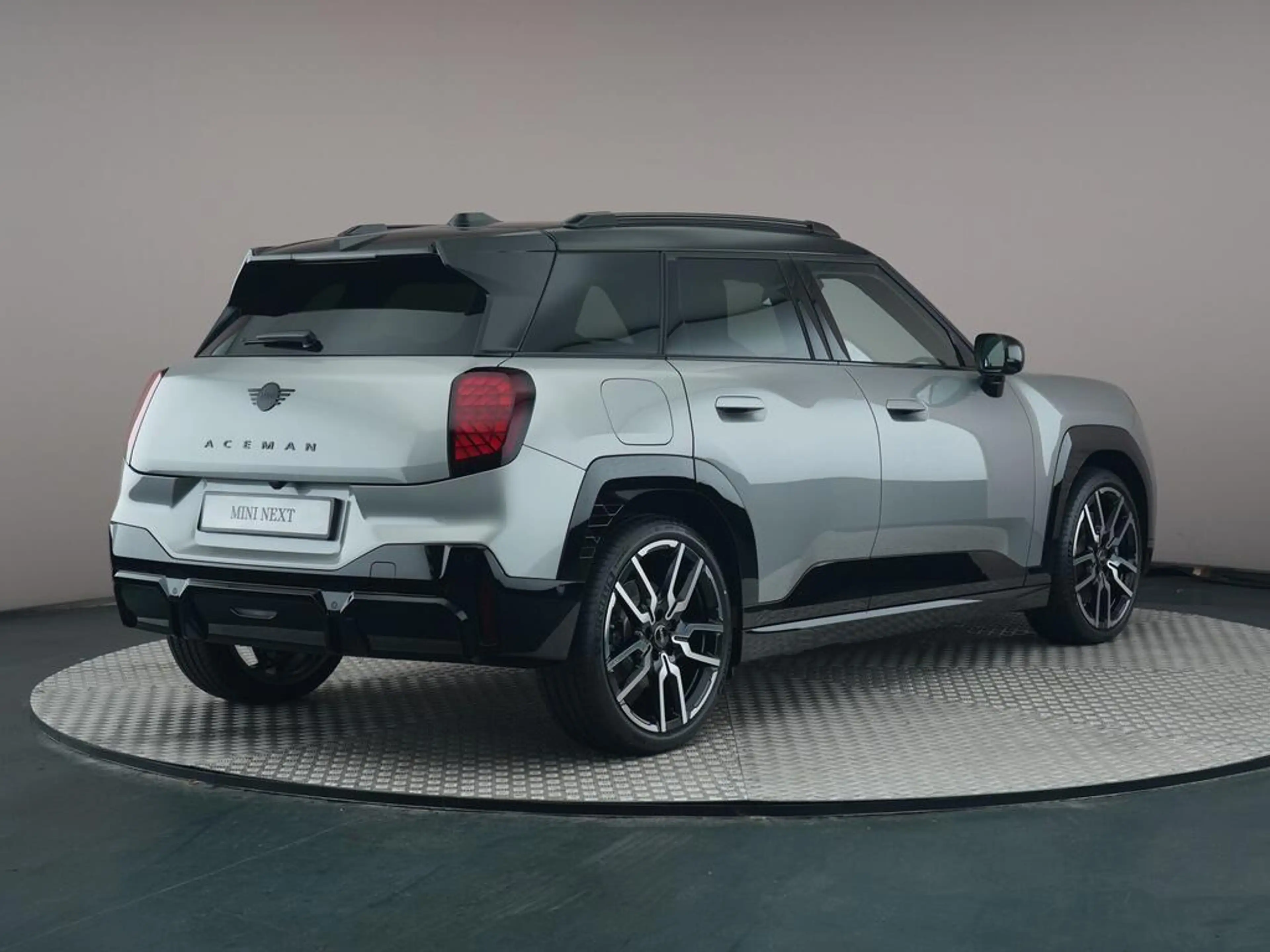MINI Aceman E John Cooper Works M 42.5 kWh — photo 10