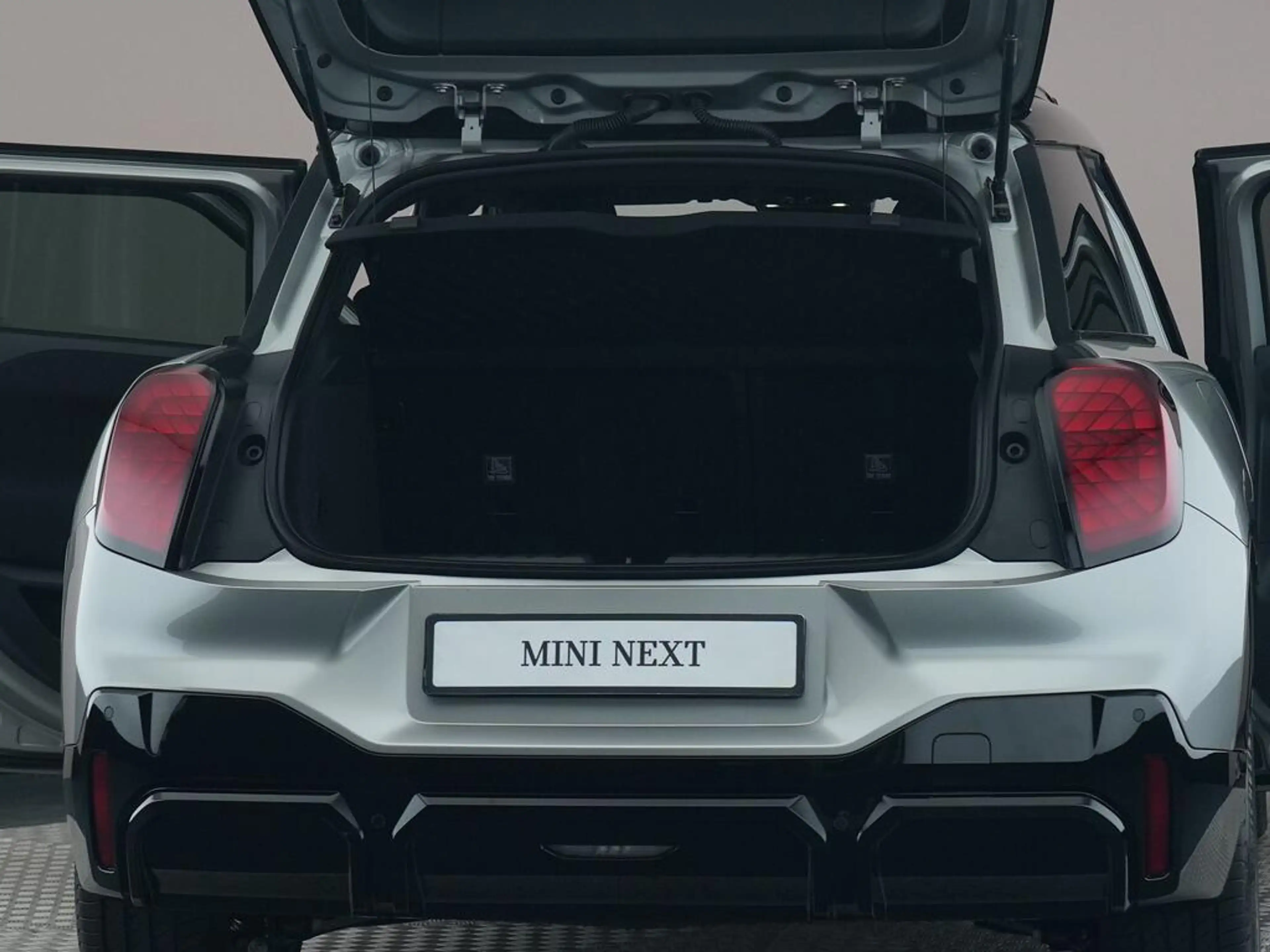 MINI Aceman E John Cooper Works M 42.5 kWh — photo 12