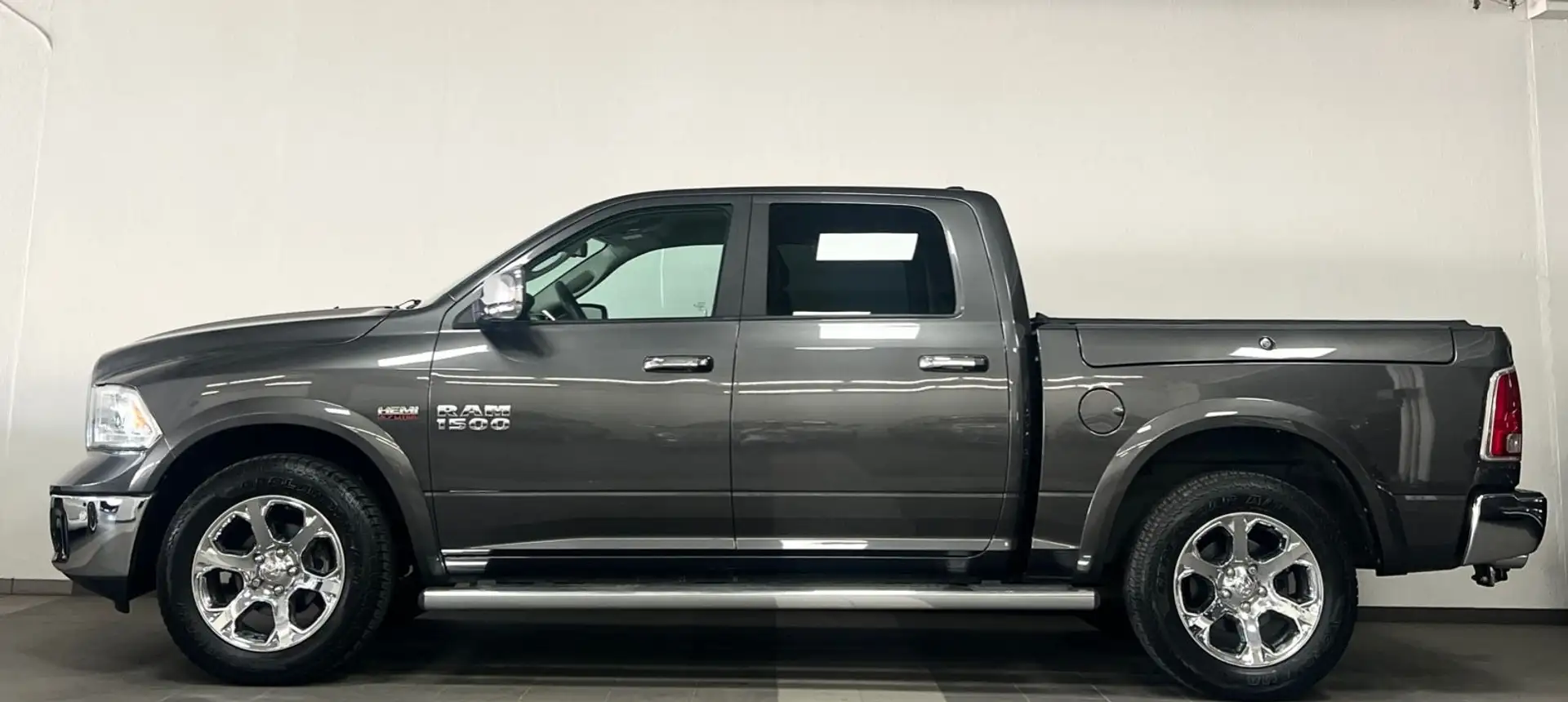 Dodge RAM Laramie 1500 Crew Cab. Deutsches Fzg.! 2Hand Gris - 2