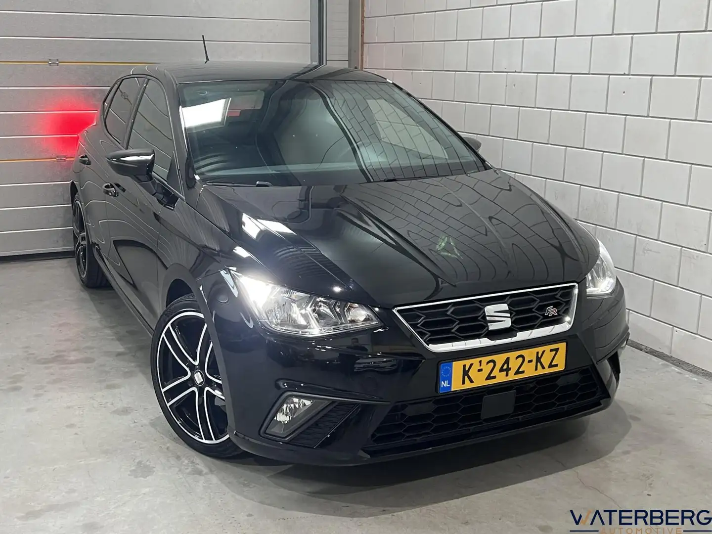 SEAT Ibiza 1.0 TSI FR*NAP*Apple Carplay*Cam*PDC*Cruise*Clima Zwart - 2