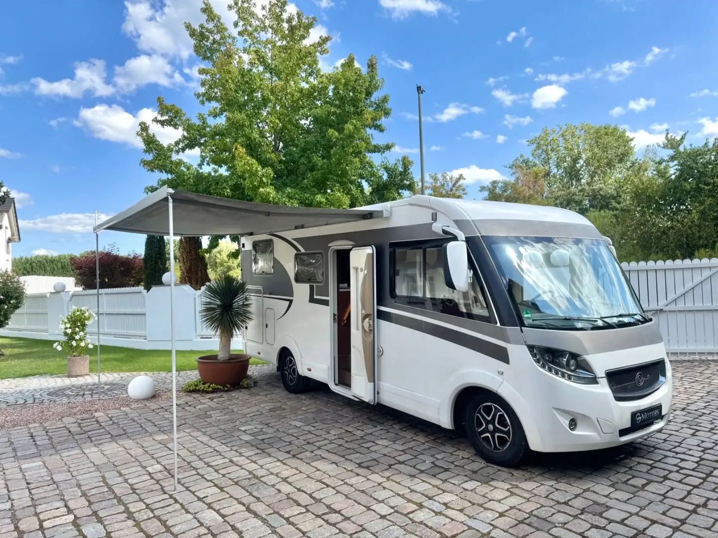 Euramobil Integra Line 680 QB/Queensbett/SAT/TV/RAD/Kam/ Weiß - 1