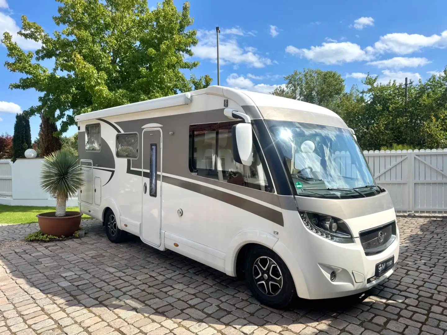 Euramobil Integra Line 680 QB/Queensbett/SAT/TV/RAD/Kam/ Weiß - 2