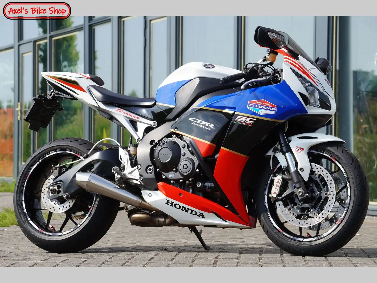Honda CBR 1000 RR FIREBLADE bijela - 1
