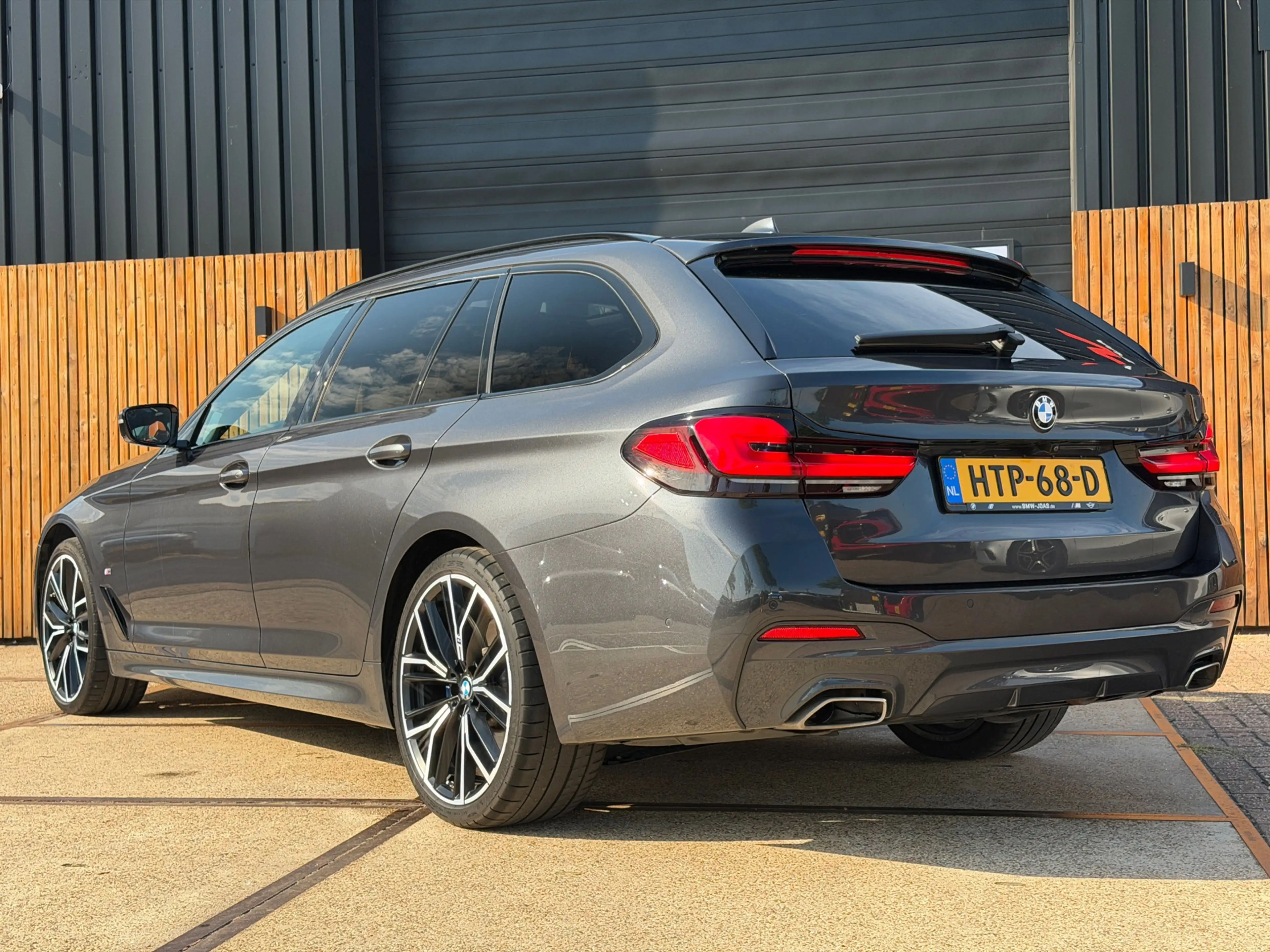 BMW 540 5-serie Touring 540d xDrive High Executive M-Sport — photo 8