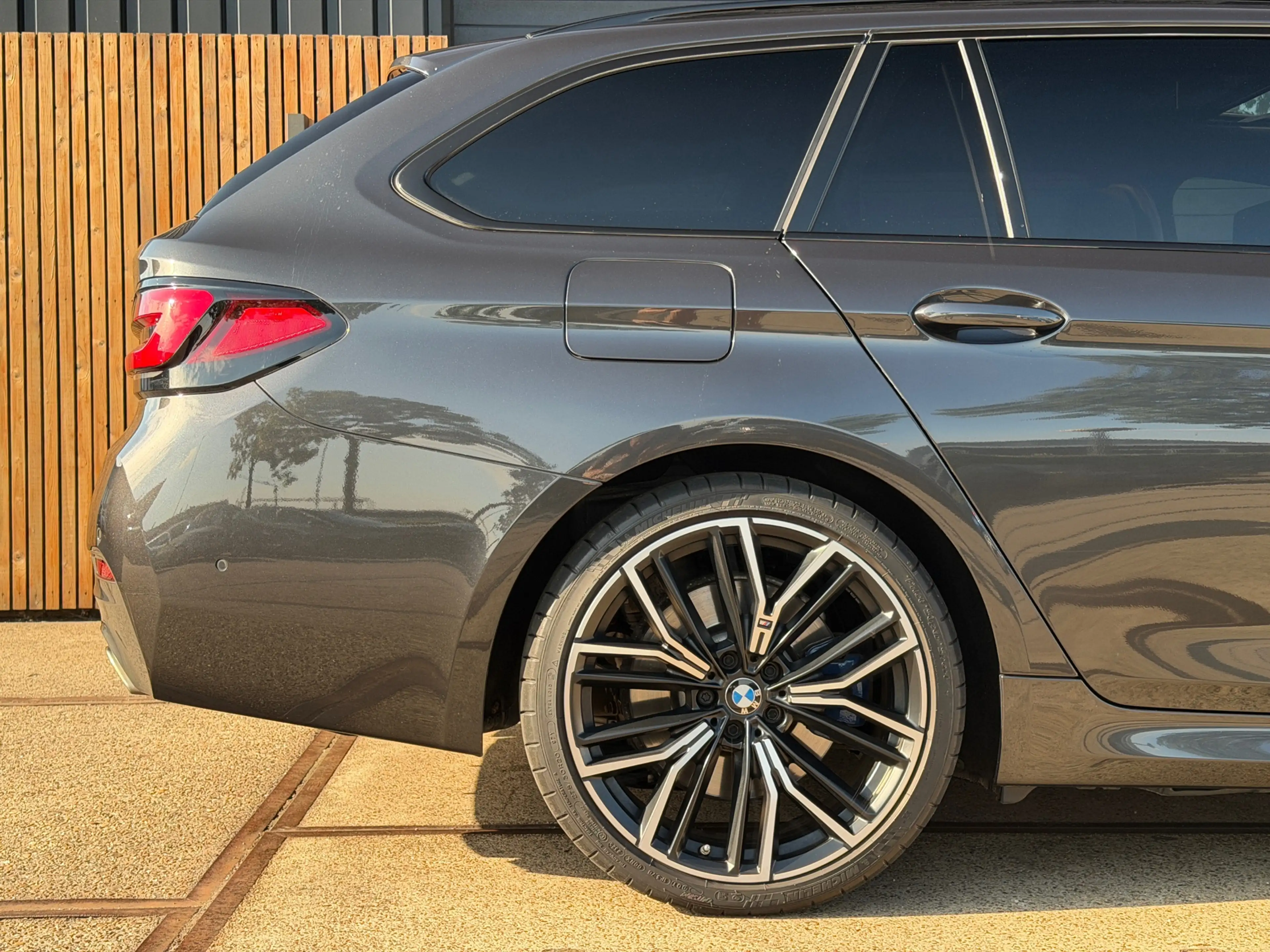 BMW 540 5-serie Touring 540d xDrive High Executive M-Sport — photo 14