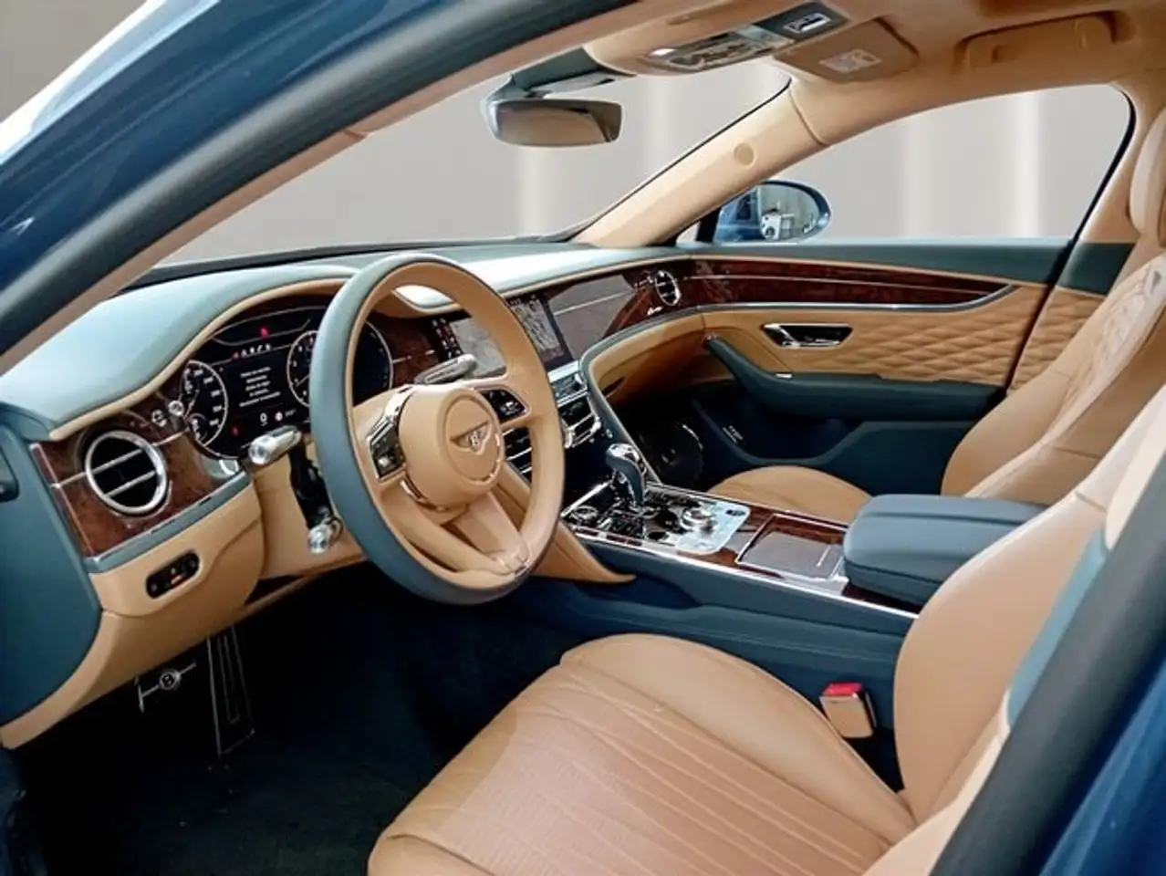 Bentley Flying Spur 2023 — фото 9