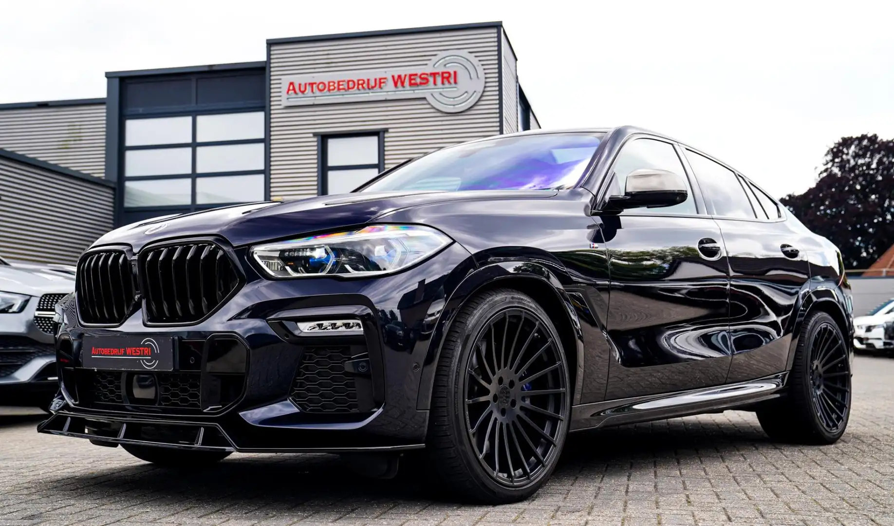BMW X6 M50i High Executive | Carbon inleg | Krystallen Po Zwart - 1