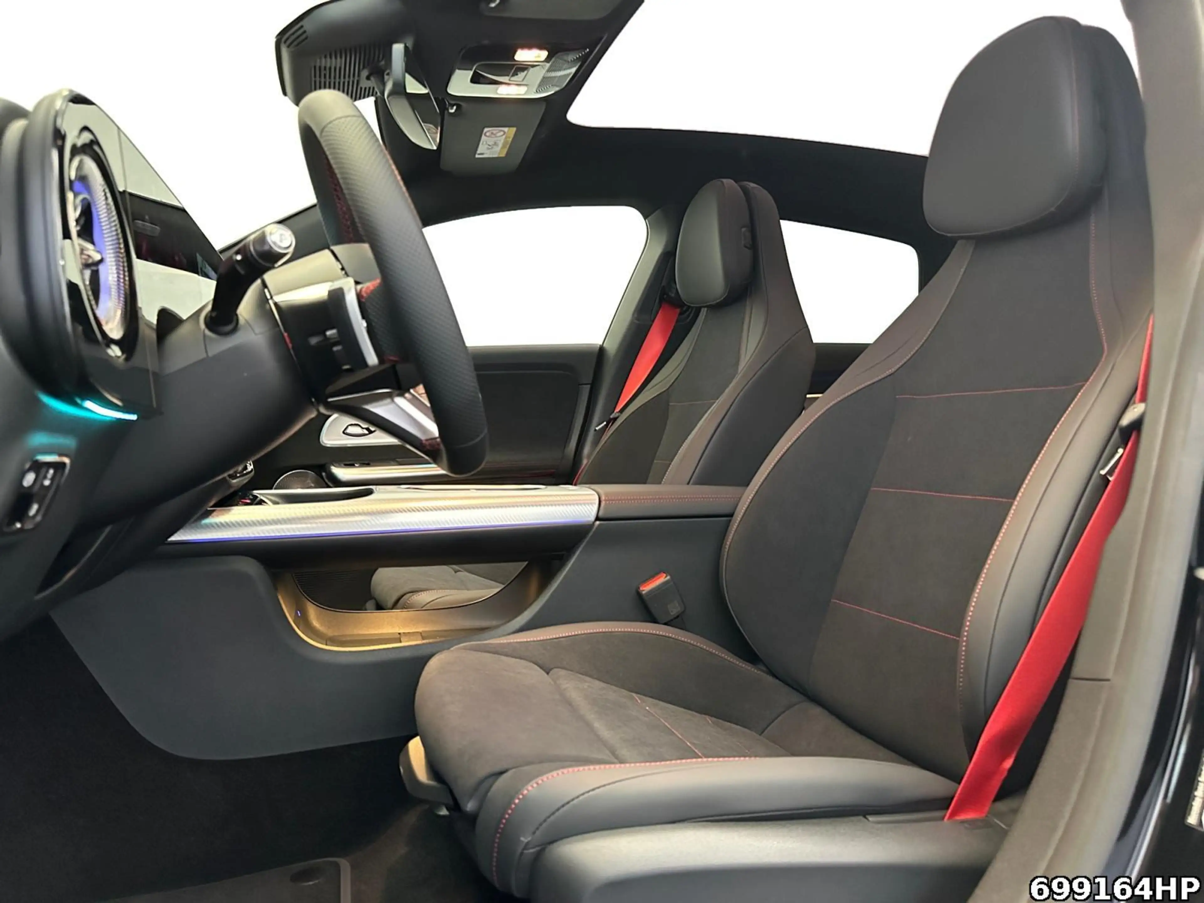 Mercedes-Benz CLA 200 Shooting Brake +AMG+HUD+360°+PREMIUM+ — photo 10
