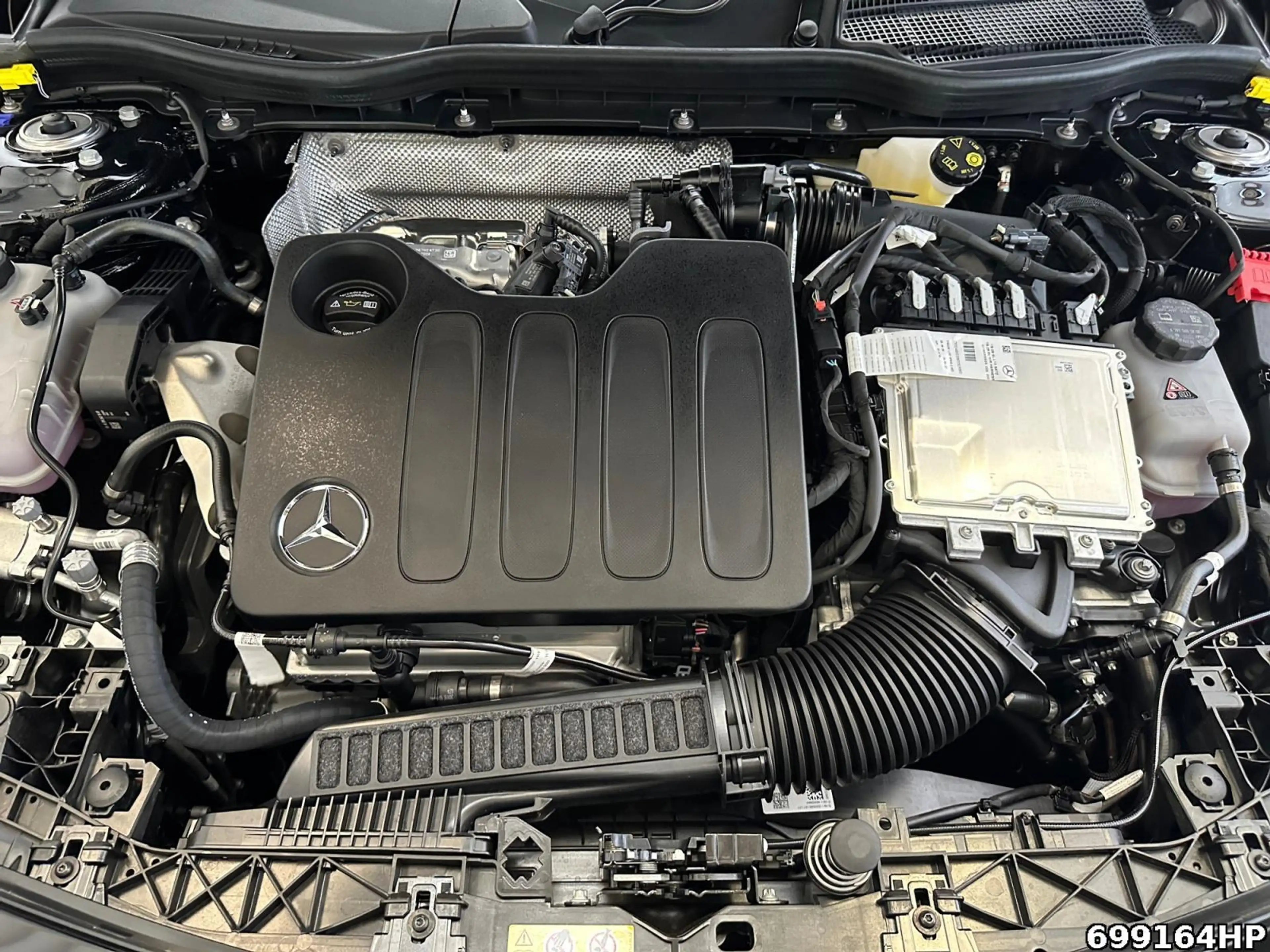 Mercedes-Benz CLA 200 Shooting Brake +AMG+HUD+360°+PREMIUM+ — photo 7