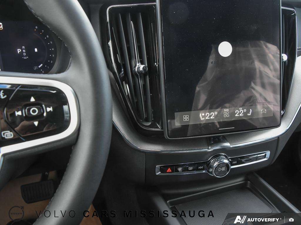 2026 Volvo XC60 B5 AWD Ultra Black Edition thumb 20