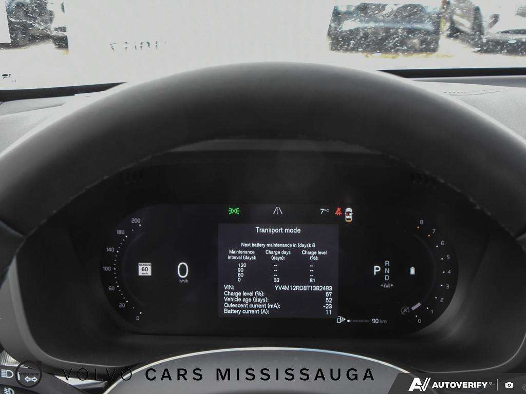 2026 Volvo XC60 B5 AWD Ultra Black Edition thumb 15