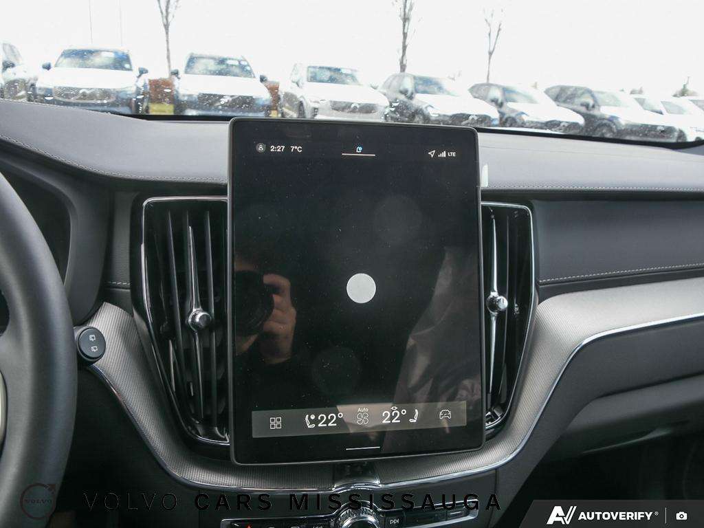2026 Volvo XC60 B5 AWD Ultra Black Edition thumb 21