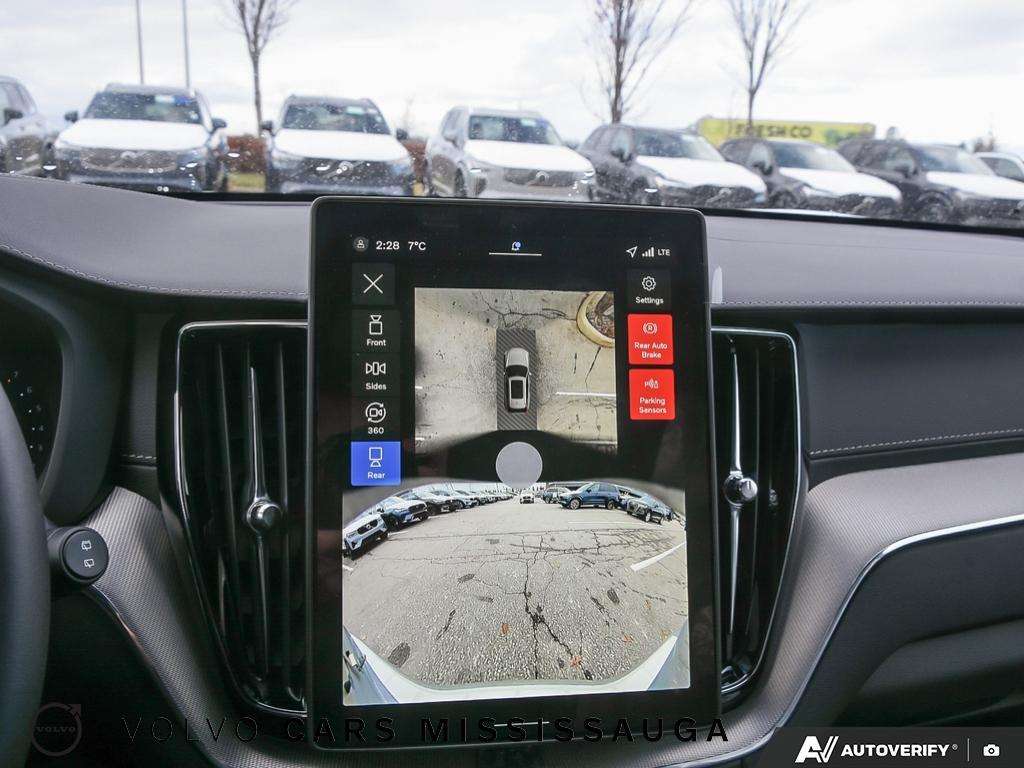 2026 Volvo XC60 B5 AWD Ultra Black Edition thumb 26