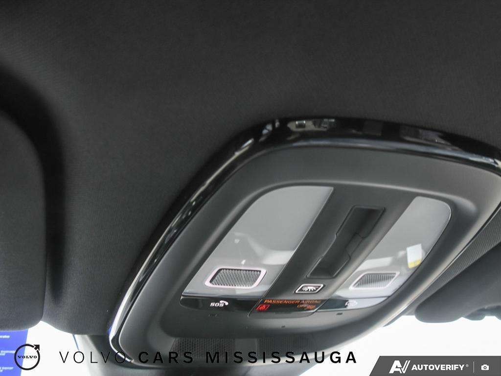 2026 Volvo XC60 B5 AWD Ultra Black Edition thumb 22