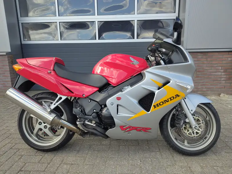 Honda VFR 800 - foto 5