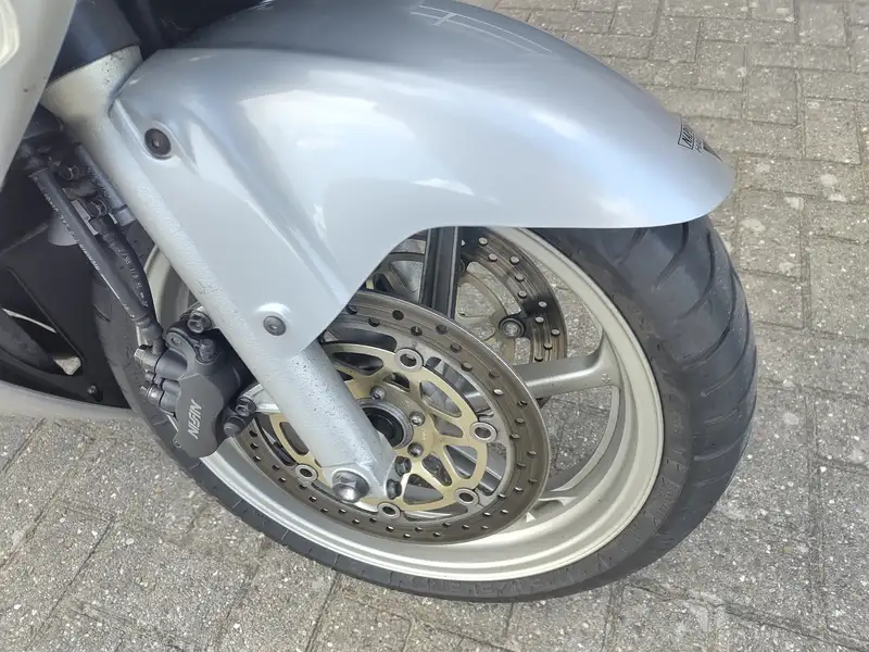 Honda VFR 800 - foto 6