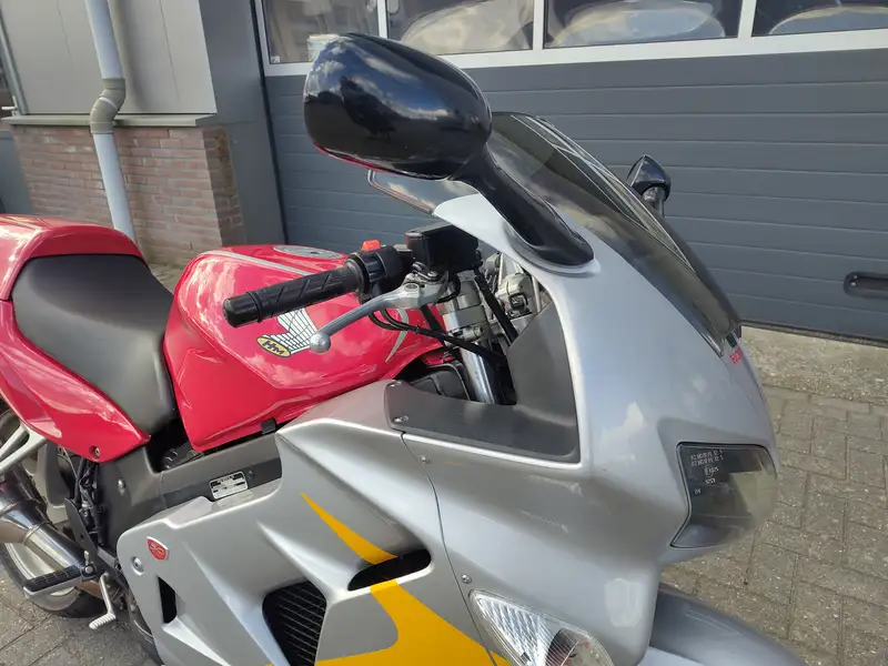 Honda VFR 800 - foto 3