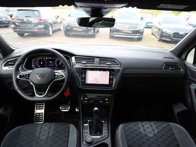 Volkswagen Tiguan Allspace view 13