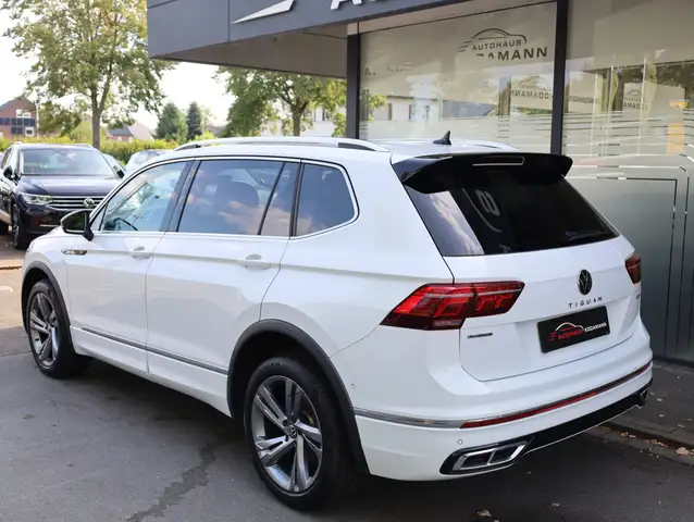 Volkswagen Tiguan Allspace view 7