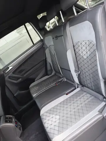 Volkswagen Tiguan Allspace view 12