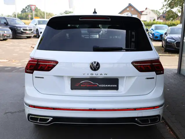 Volkswagen Tiguan Allspace view 9