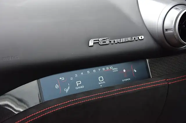 Ferrari F8 Tributo view 12