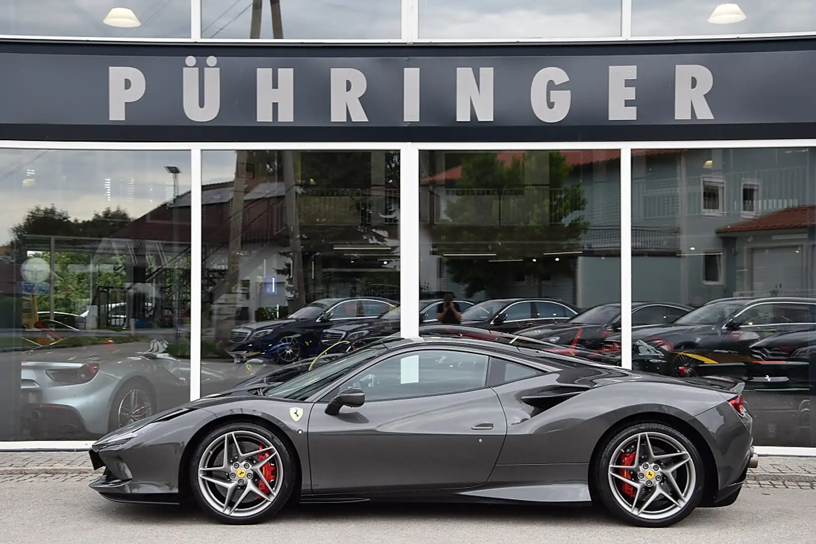 Ferrari F8 Tributo *Lift*Carbon LED*Kamera*Alcantara* Grau - 1