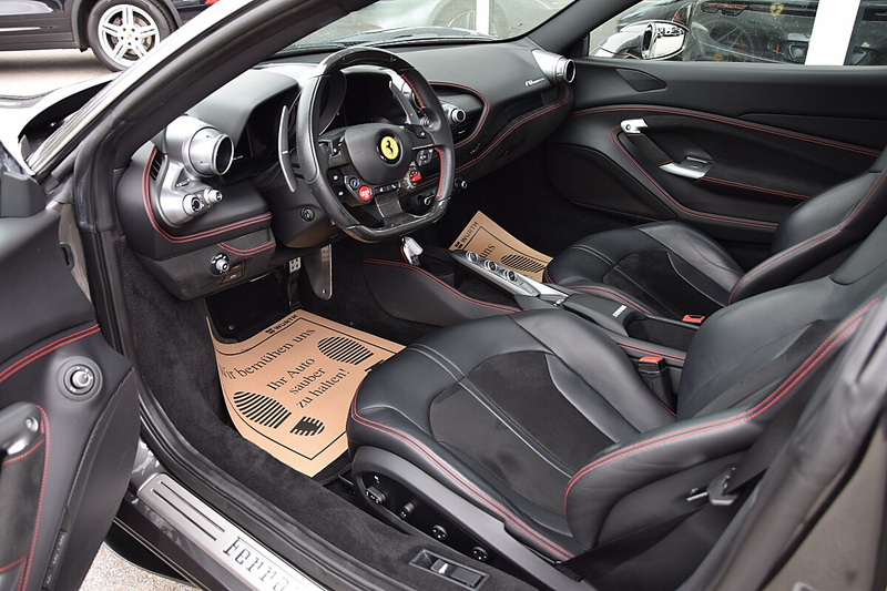 Ferrari F8 Tributo *Lift*Carbon LED*Kamera*Alcantara* — photo 4