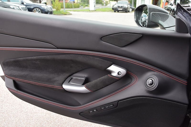 Ferrari F8 Tributo *Lift*Carbon LED*Kamera*Alcantara* — photo 11
