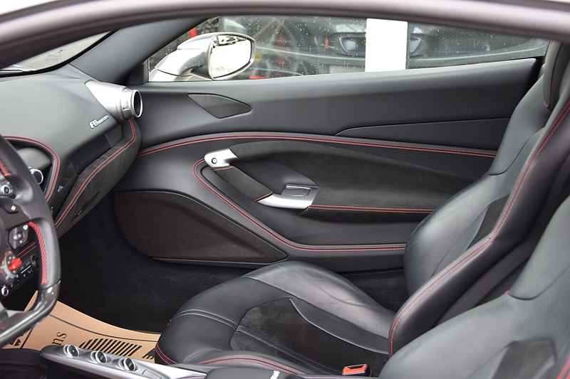 Ferrari F8 Tributo *Lift*Carbon LED*Kamera*Alcantara* — photo 5