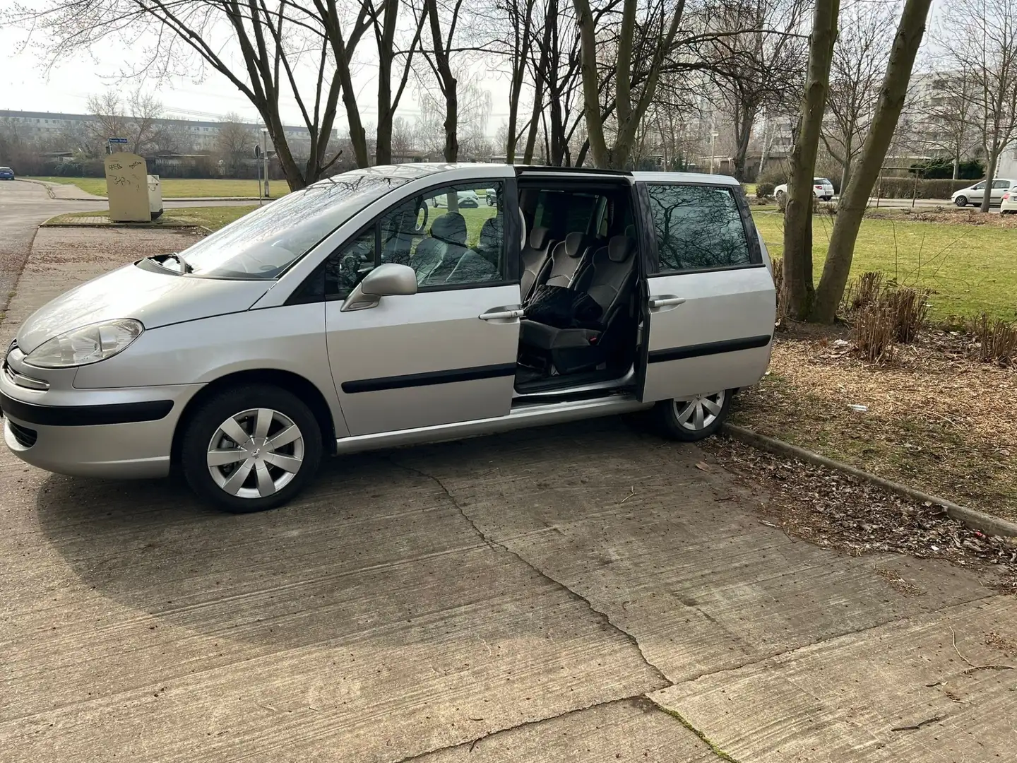 Peugeot 807 HDi 130 Family - 2