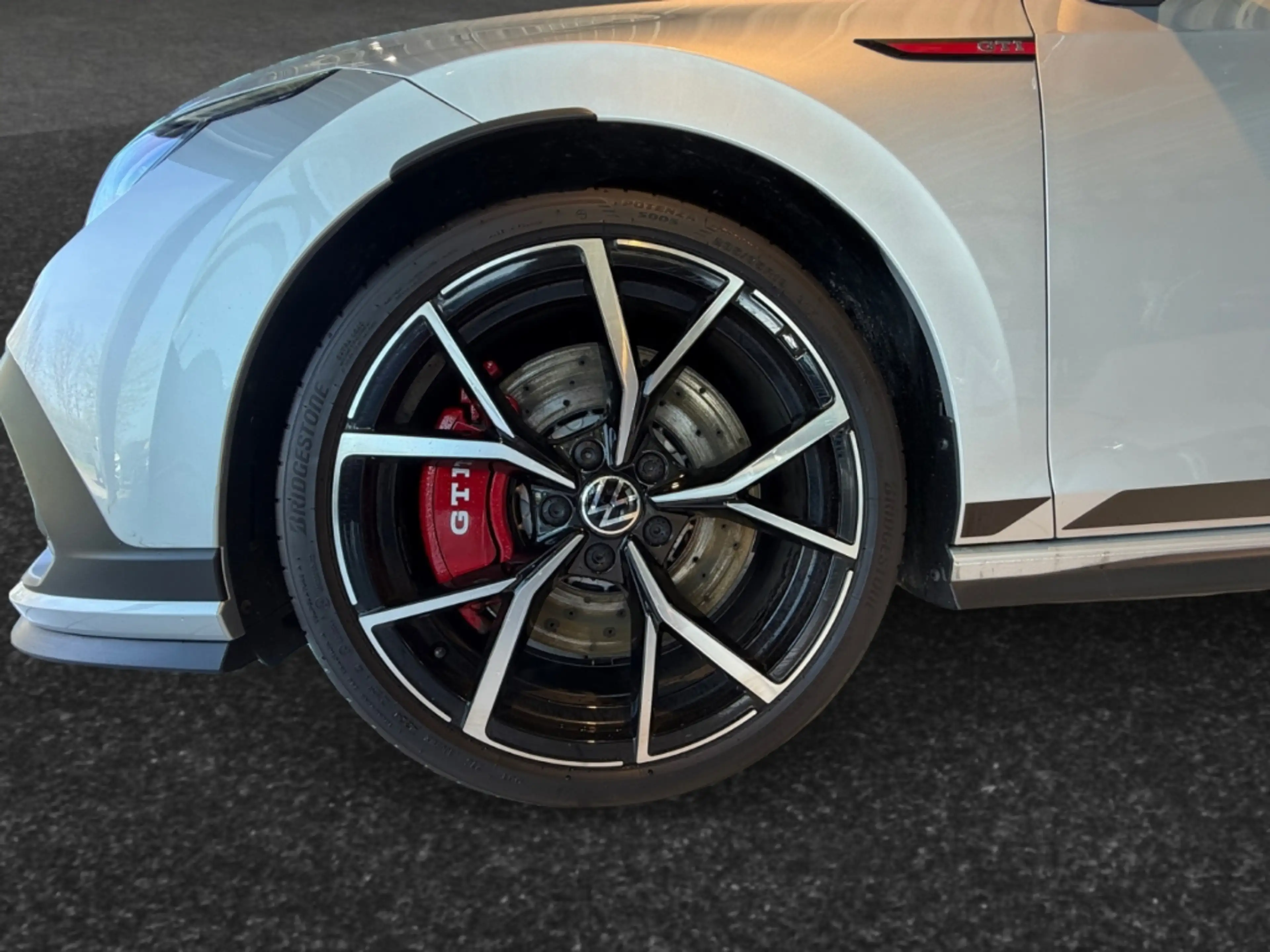 Volkswagen Golf GTI VIII 2.0TSI DSG Clubsport Matrix Navi SHZ Rear Vie — photo 8