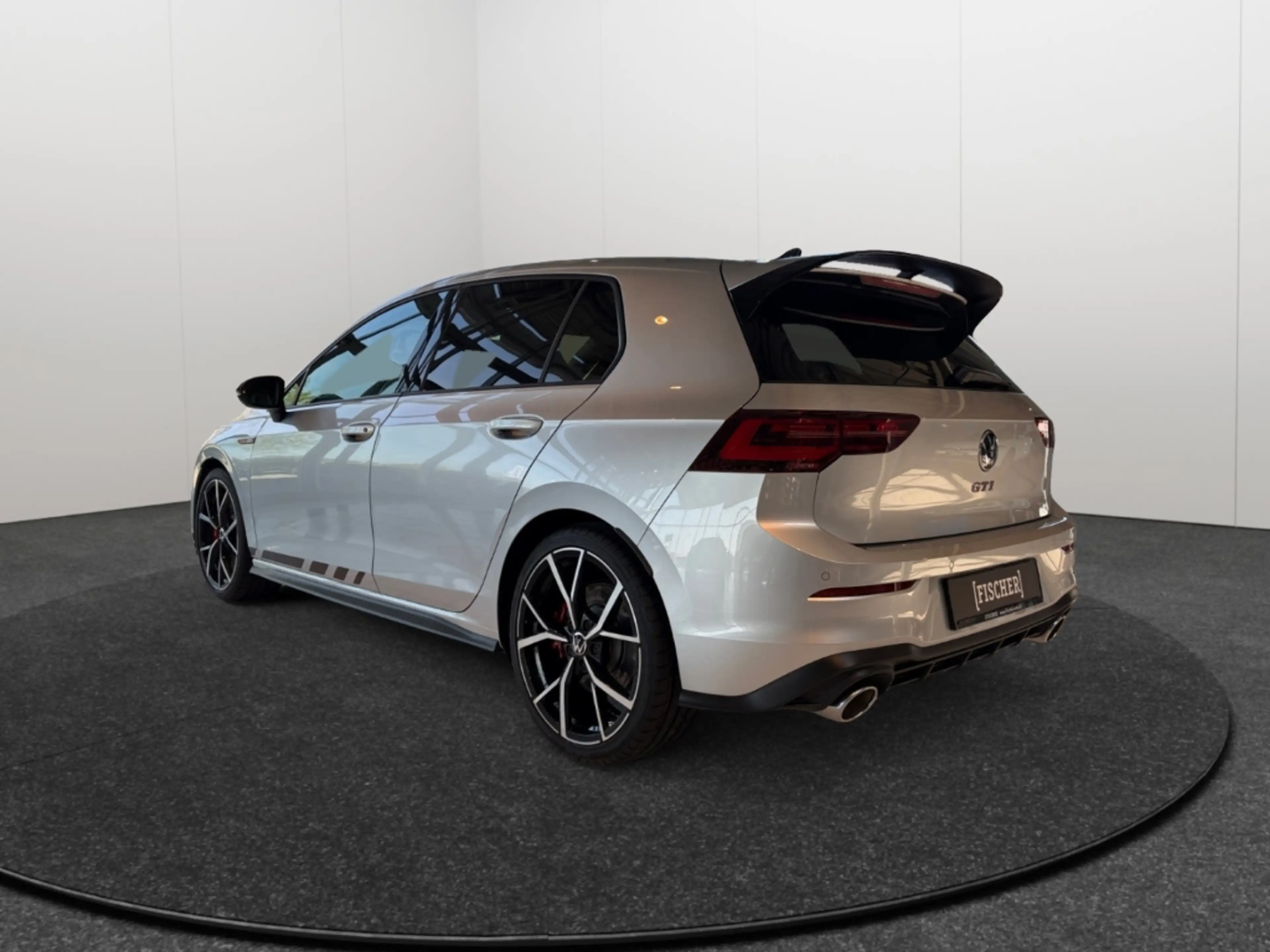 Volkswagen Golf GTI VIII 2.0TSI DSG Clubsport Matrix Navi SHZ Rear Vie — photo 4