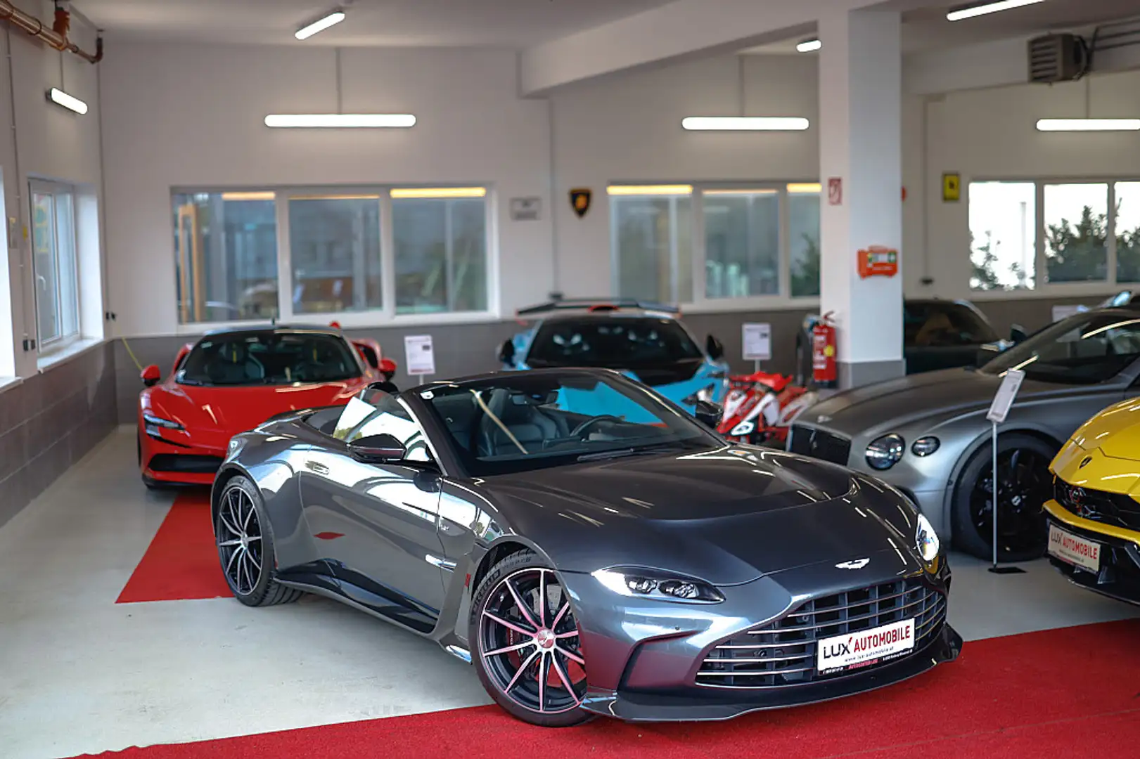 Aston Martin Vantage V12 Vantage Roadster 1/249 Exemplare Limited Ed... Gris - 1