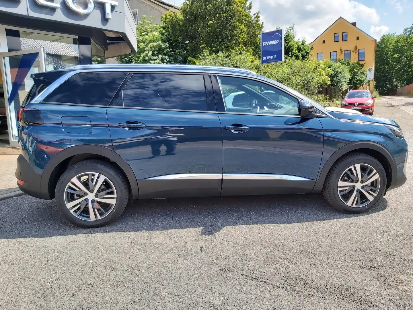 Peugeot 5008 Allu.Aut.Allwetterr,wenig KM,e-Heckklap,ACC-SHZ v. Blau - 1