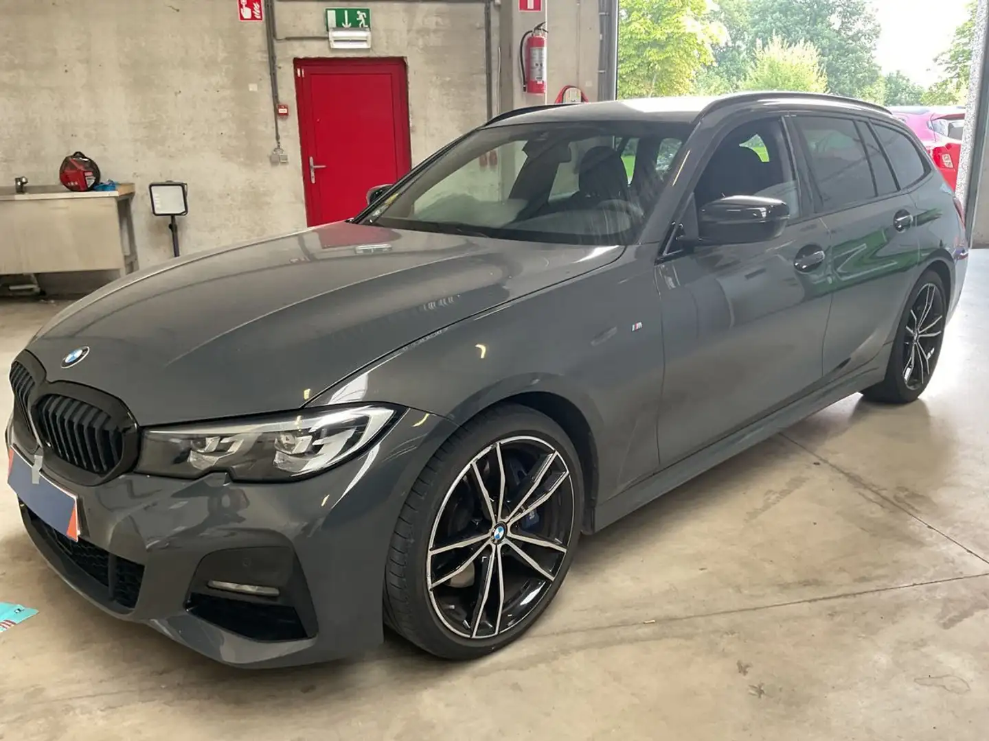 BMW 320 d touring M Sport 19"ALU KAM KOMFORT Grijs - 1