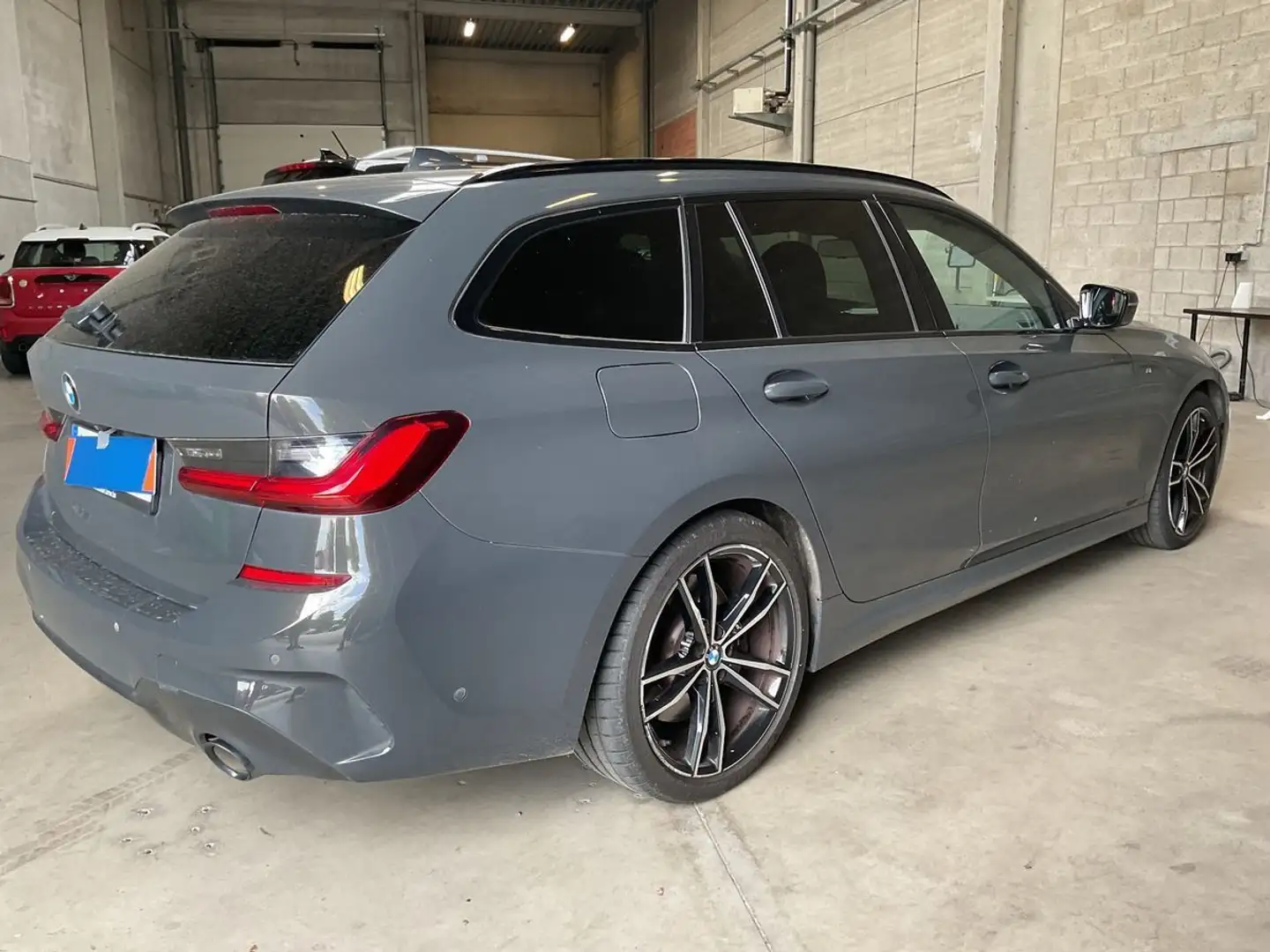 BMW 320 d touring M Sport 19"ALU KAM KOMFORT Grijs - 2