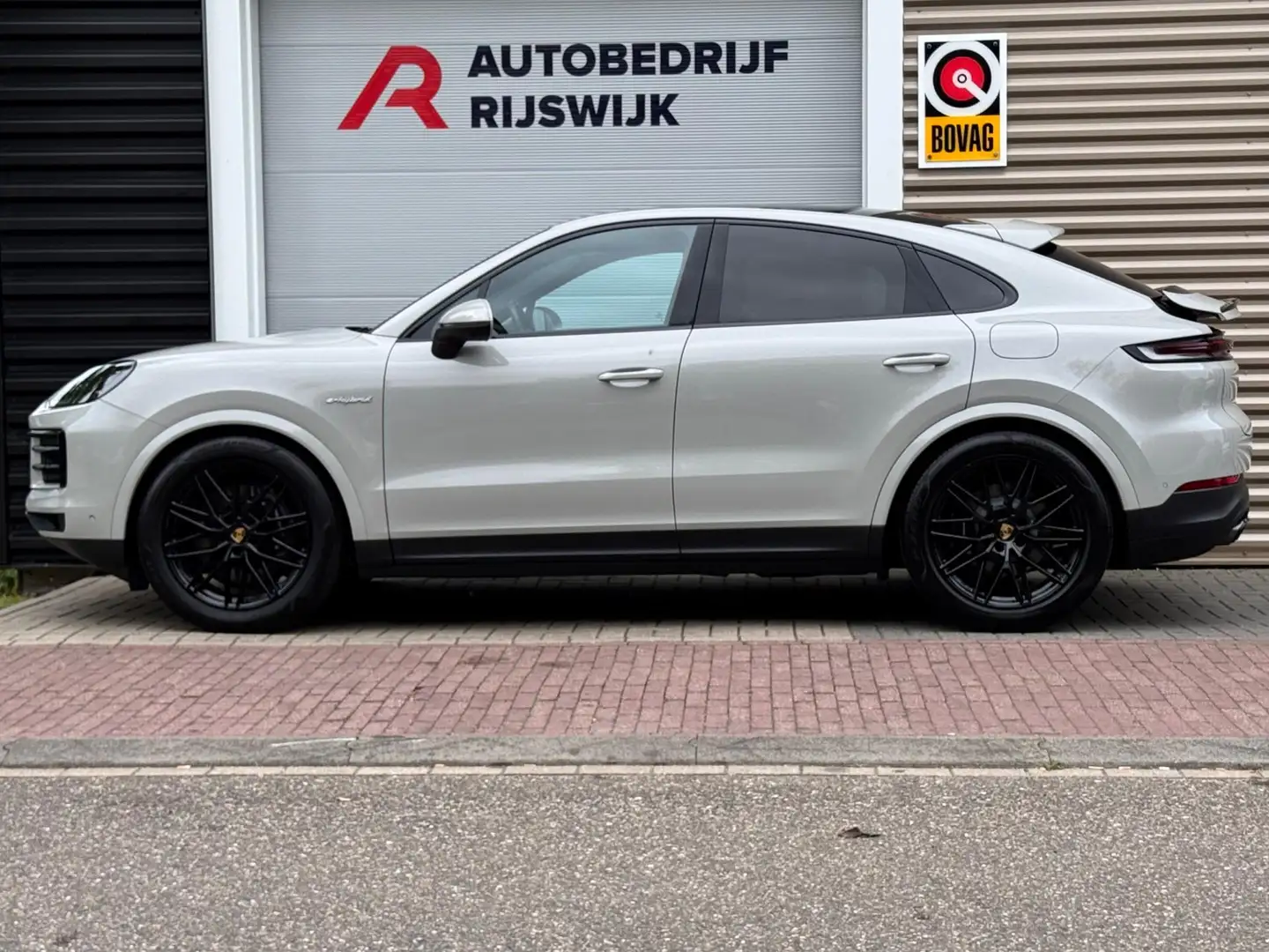 Porsche Cayenne Coupé 3.0 E-Hybrid Pano/360/SportChrono/BTW! Gris - 2