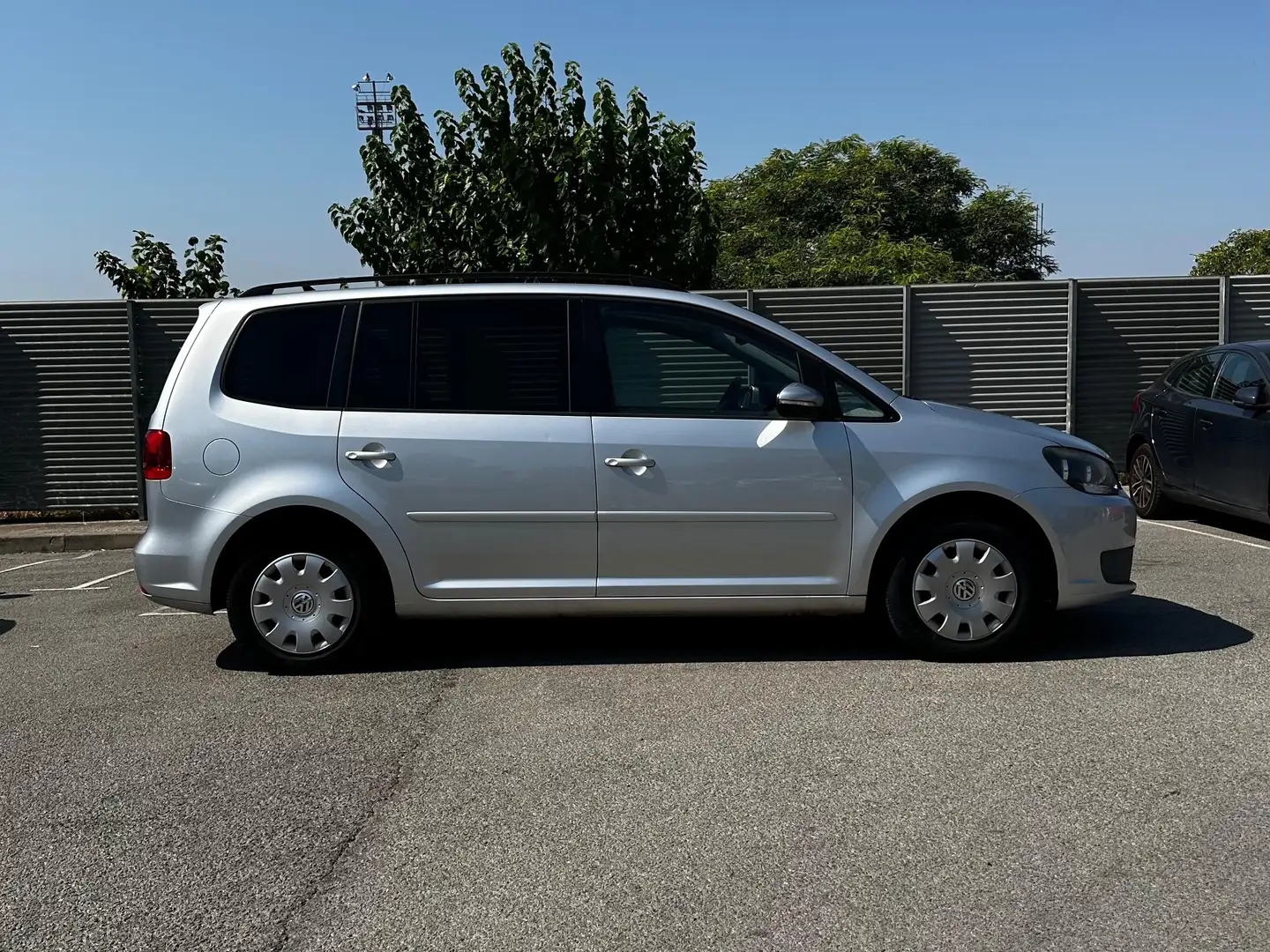 Volkswagen Touran Touran 1.4 TSI Edition Edition Gris - 2
