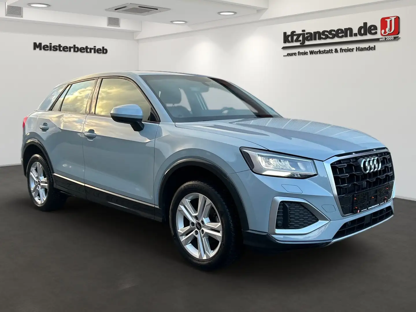 Audi Q2 1.5 TSI 150PS LED-Scheinwerfer, ACC, Sitzheizung Grau - 2