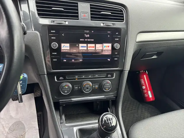 Volkswagen Golf view 13