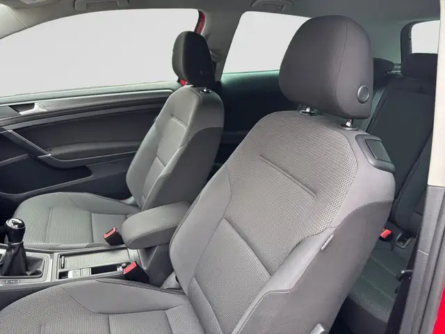 Volkswagen Golf view 9