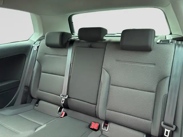 Volkswagen Golf view 11